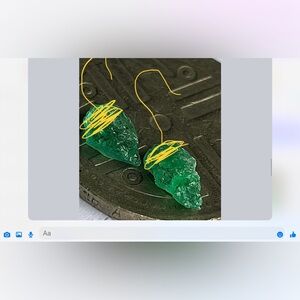 Earring ! Emerald almost one carat